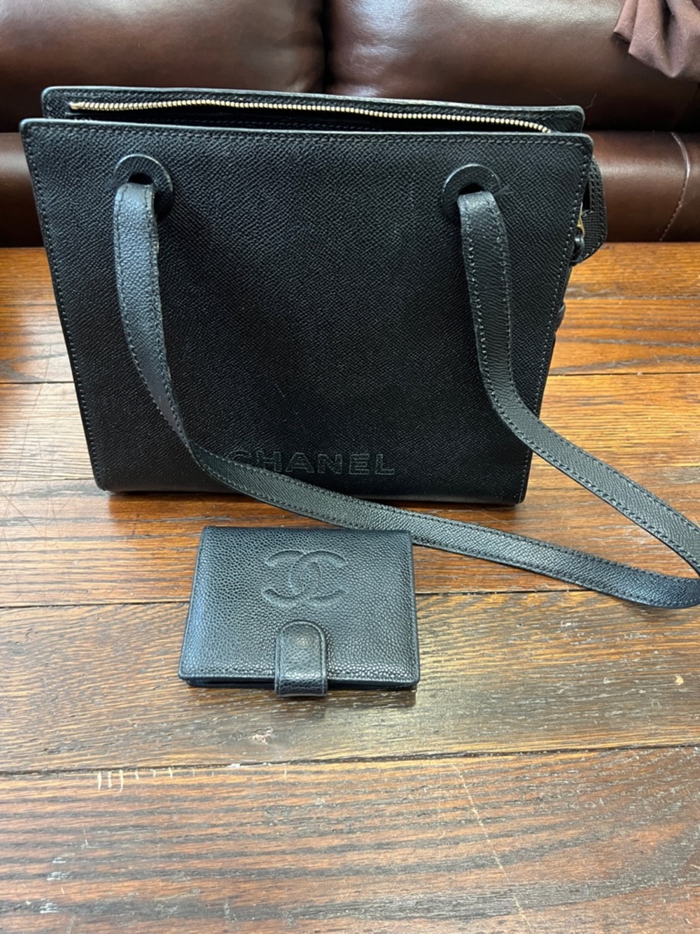 CAVIAR ZIPPER TOTE KELLY CHANEL BAG with Matching Card Holder